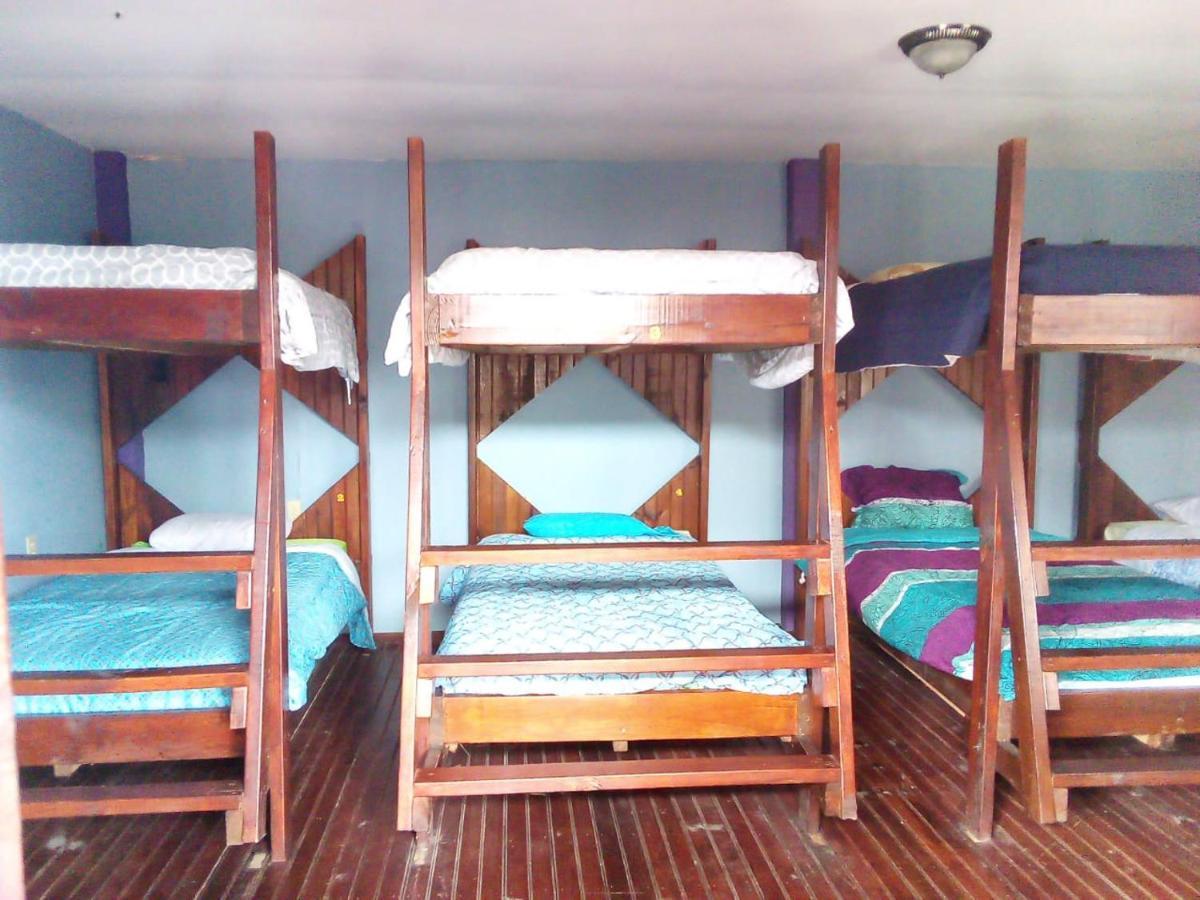 La Delphina Bed And Breakfast Bar And Grill La Ceiba Extérieur photo