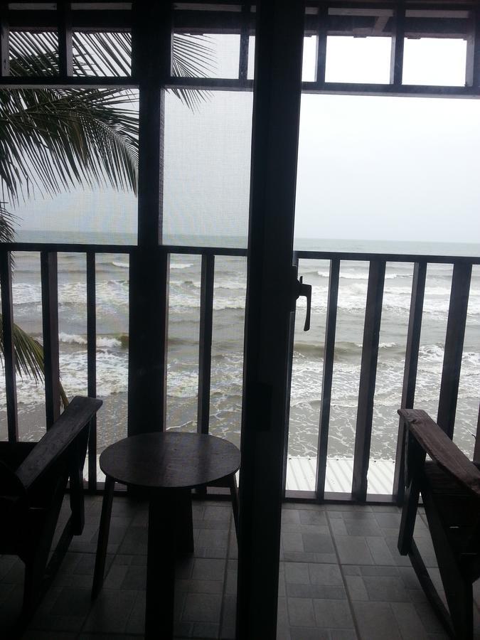 La Delphina Bed And Breakfast Bar And Grill La Ceiba Extérieur photo